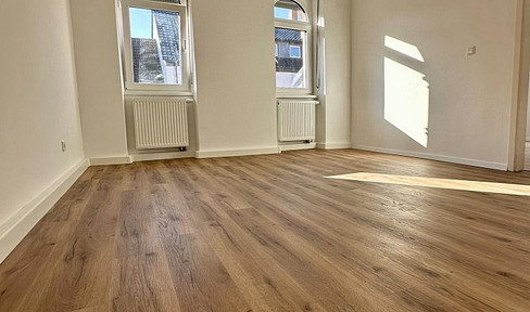 Well-proportioned 2-room apartment in the center of Kaiserslautern.
