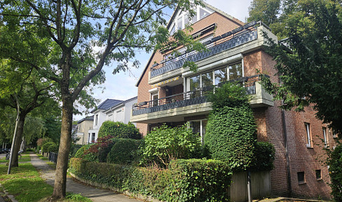 Living in a desirable location in the beautiful neighborhood of Marienthal.