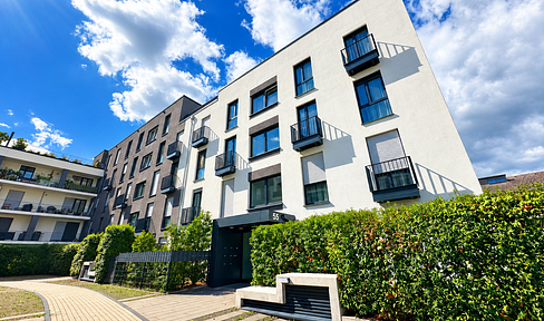 Modern and high-quality 4-room apartment with a garden - No commission fees.