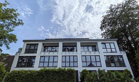 Modernes KfW-55-Stadthaus mit Garten, Loggia & Stellplatz