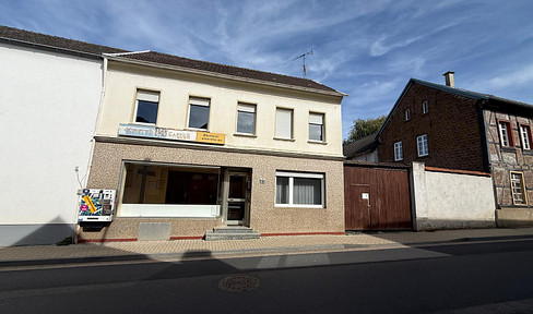 Mehrfamilienhaus mit vielfältigen Nutzungsmöglichkeiten