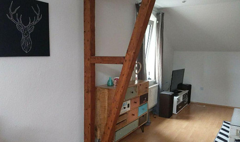 Dahlhausen: Well-maintained 2.5-room apartment in a 3-family house.