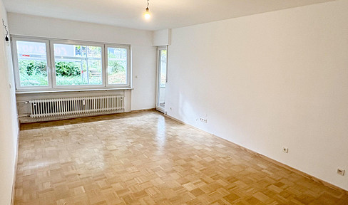 4.5-room apartment on the ground floor | 92 m² | 2 balconies | Garage + communal garden – newly and modernly renovated.