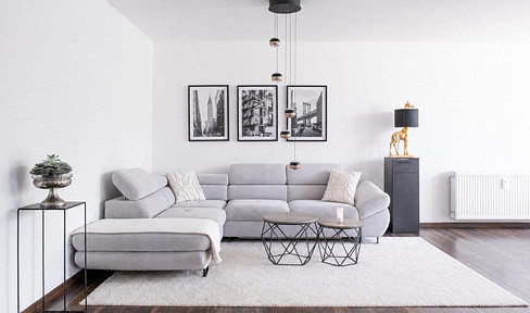 Provisionsfrei: helle, großzügige 3,5-Zimmer-Wohnung mit Wintergarten, Westterrasse & Garage