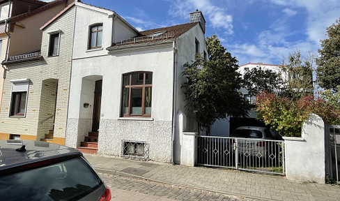Charmantes kleines Altbremer Reihenendhaus mit Garage in Peterswerder
