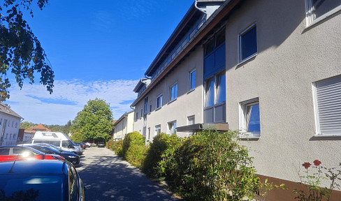 Sanierte gehobene Wohnung mit Tageslichtbad und Stellplatz in Naturnähe