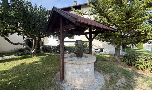 Luxuriös kernsanierte 4-Zimmer-Wohnung mit großer Terrasse,Garage,2 Stellplätze,3 Kellern