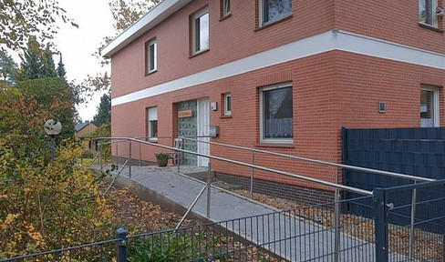 Spacious detached house in a prime location in Buchholz Steinbeck, with a beautiful garden and garage.