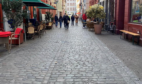 Apartment with terrace in the heart of Heidelberg's old town.