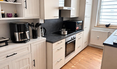 Bright 3-room apartment | 84 m² | Fitted kitchen | Bathroom with natural light | Nuremberg-Südstadt.