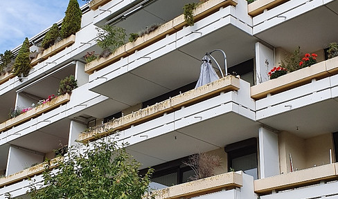 Furnished studio apartment for one person. Non-smoker preferred.