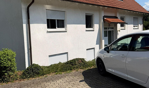 Bright 3-room apartment with fitted kitchen and parking space in Bad Herrenalb, available from November 2026.