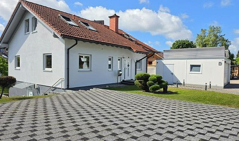 Beautiful house with a separate apartment and a well-maintained garden, located in a quiet area – no commission fees.
