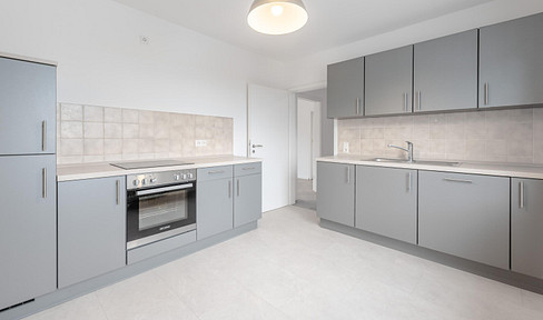 Bright 3-room apartment with a large balcony, located in the heart of Bensheim.