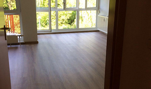 Charming 1-bedroom apartment with a balcony and underground parking in Erding-Klettham.