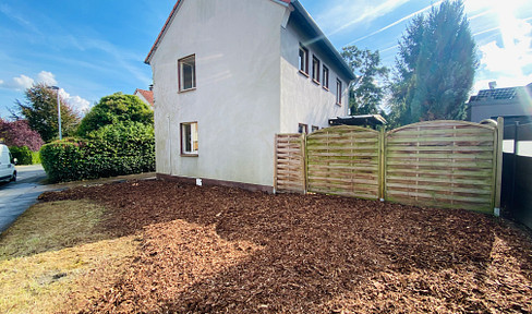 Detached single-family house with a garden, garage, and plenty of space for your own ideas.