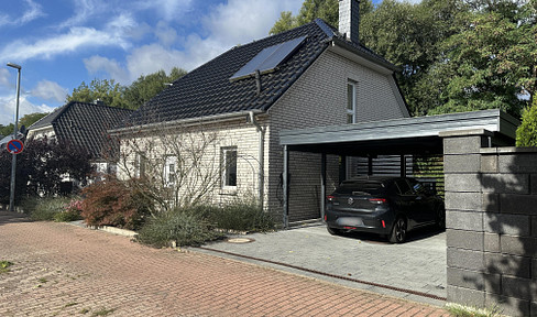 Freistehendes Einfamilienhaus (BJ 2012) in zentraler Lage