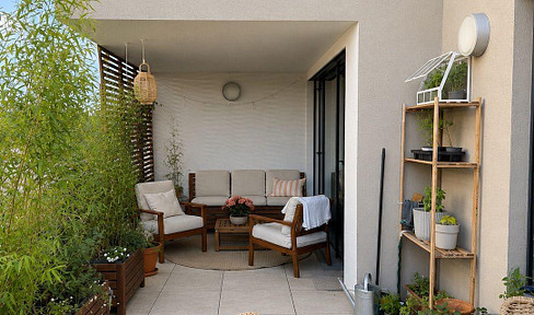 Zwei Zimmer, eine lange Terrasse, nach Osten über die Gärten von Oberdöbling