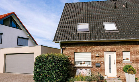 Provisionsfrei! Individuelle Split-Level DHH, mit Doppelgarage und Weitblick!