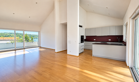 Penthouse | 157 m², accessible, large terrace & excellent lake views – NO COMMISSION.