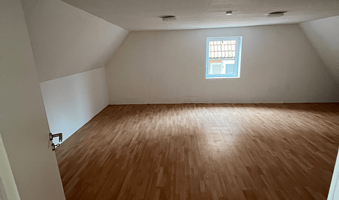 Bright 3-room apartment with attic-like features in Dornstetten.