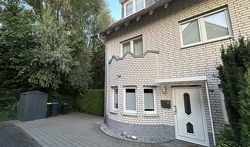 Terraced house with an end unit position, located in a central area of Paderborn.