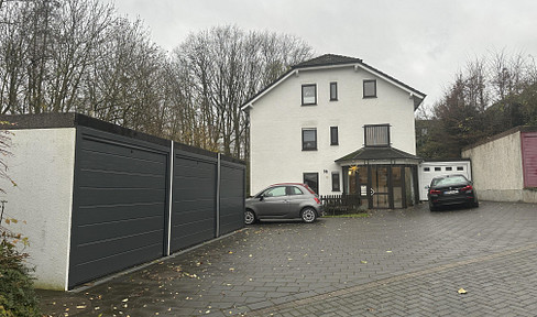 Vermiete Garage für 10 Monate (mit elektrischem Tor)