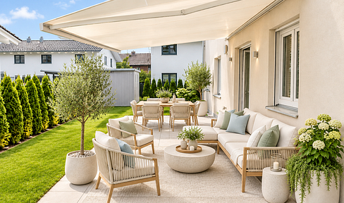 Sunny maisonette apartment with a large garden and plenty of space.