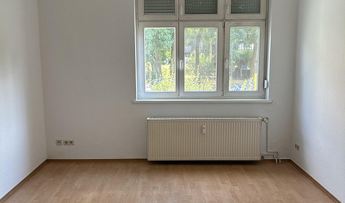 Beautiful 2-room apartment in the quiet neighborhood of Karlshorst. No agency fees.