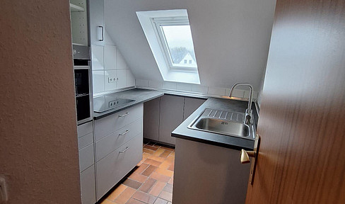 Charming 2-room apartment near the university/college, with a balcony.