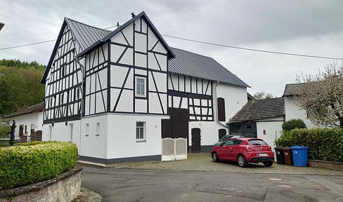 Charming, completely renovated half-timbered house with character.