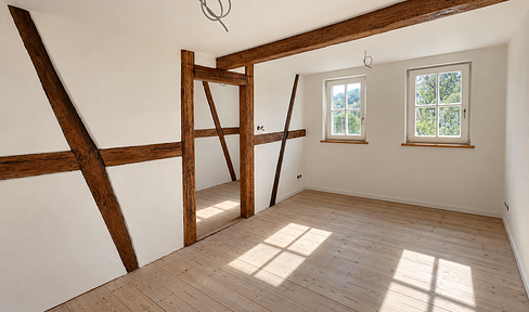 Historic half-timbered architecture meets modern living comfort – a completely renovated terraced house with a unique charm.
