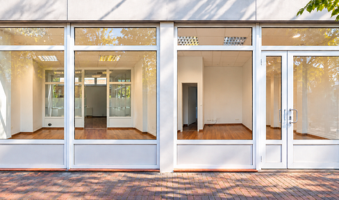 Small, centrally located, and highly visible: Commercial space available on Ratzeburger Island.