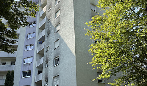 Well-maintained 3-room ground-floor apartment in a quiet and well-connected location.