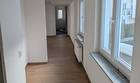Erstbezug nach Kernsanierung 2 Zimmer Wohnung mit Terrasse