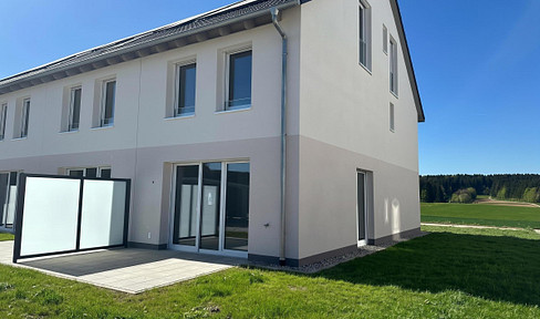 Move in and feel at home: Brand new semi-detached house with terrace, garden, carport, and parking space in VS.