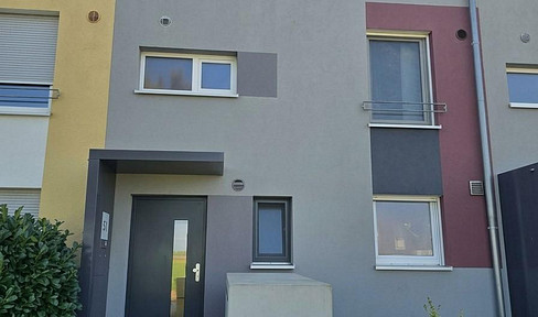 Neuwertiges modernes Reihenhaus am Feldrand