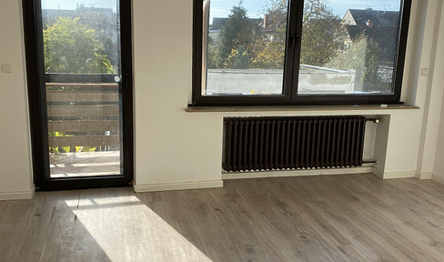 Two-room apartment with terrace, available immediately.