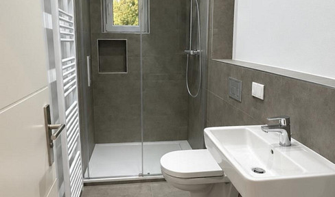 Erstbezug nach Sanierung, 2,5 Zimmer Wohnung, provisionsfrei vom Eigentümer