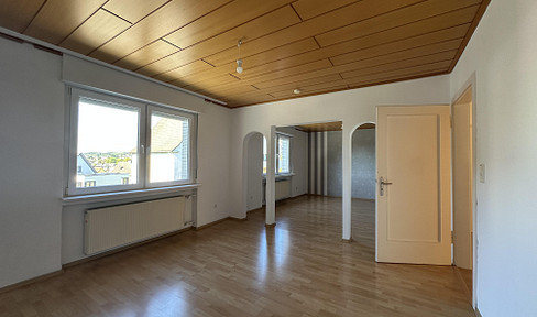 CENTRAL LOCATION! Apartment (apartment building share) on the 1st floor of a renovated multi-family building.