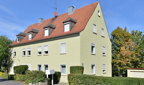 2,5 Zimmer.  |  2 Garagen. |  Bezugsfrei.  |  Und das im oberen Frauenland.