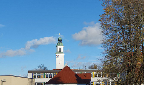 Beautiful 2-room apartment in the heart of Vöhringen, with central heating.