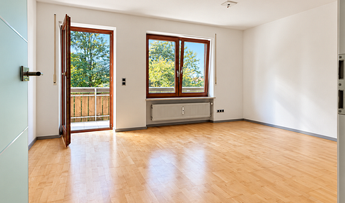BESTLAGE GWEND! Sonnige 2 Zimmer Wohnung mit Südbalkon und Tiefgaragenbox