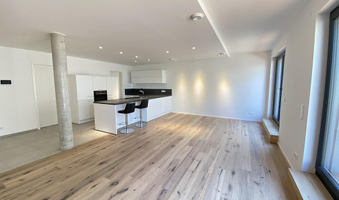 Bright, spacious apartment with a terrace is seeking a new tenant.