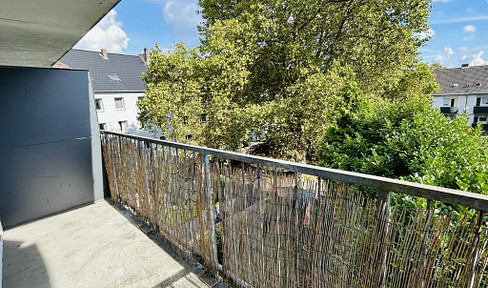 Attractive, bright 2.5-room apartment with a balcony.
