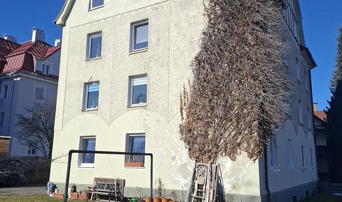 Mehrfamilienhaus in Kempten, Sankt Mang mit 8 Wohnungen, 3 Garagen und Ausbaupotenzial