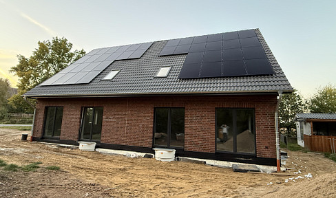Semi-detached house for rent.