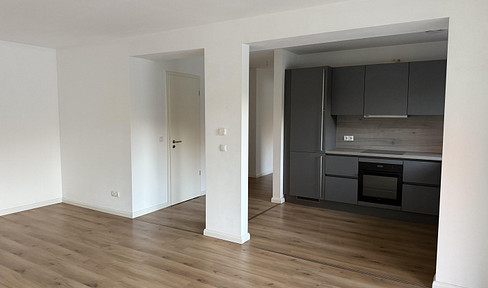 Moderne und Großzügige 2-Zimmer-Wohnung mit Balkon im Herzen von Pinneberg