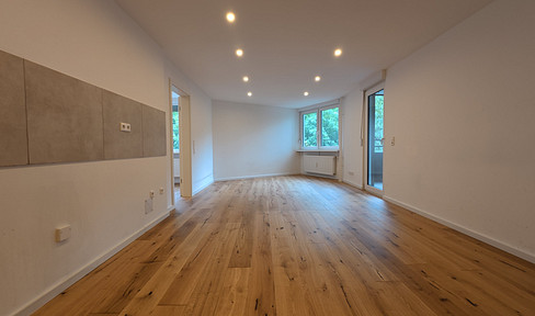 ++Top Renovated++3 Rooms/Kitchen/Bathroom++Built-in Kitchen++Accessible++Suitable for shared living.