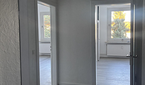 Temporary rental starting November 1st: Bright 2-room apartment with 71 square meters, newly renovated, located in Osnabrück.